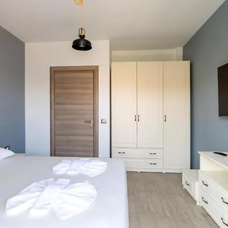 Aparthotel Miramare By Alz *