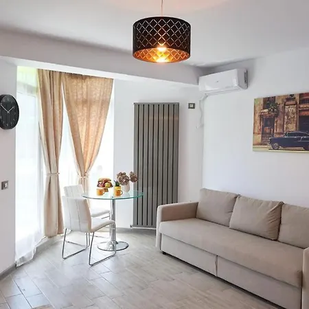 Aparthotel Miramare By Alz Navodari