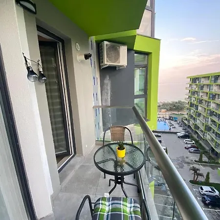 Aparthotel Miramare By Alz Navodari