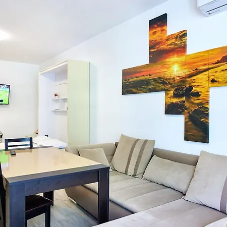 Miramare By Alz Aparthotel 3*