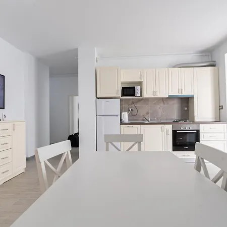 Aparthotel Miramare By Alz Navodari