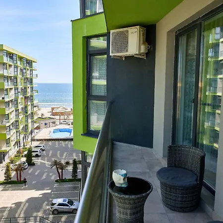 Aparthotel Miramare By Alz Navodari